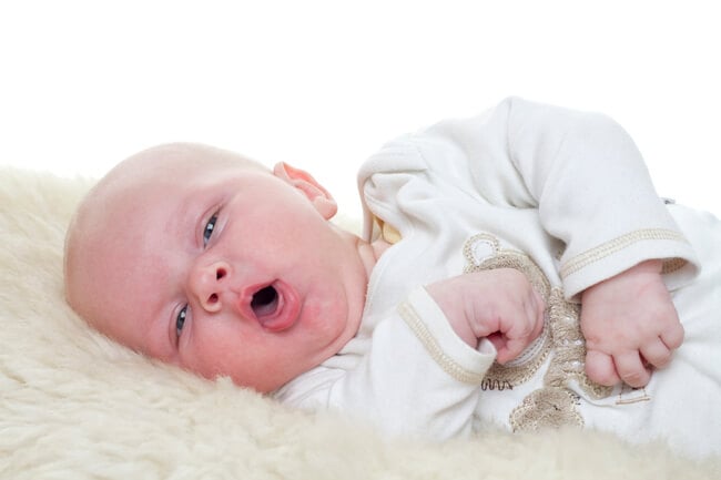Trẻ sơ sinh dưới 1 tháng tuổi bị ho là tình trạng gì