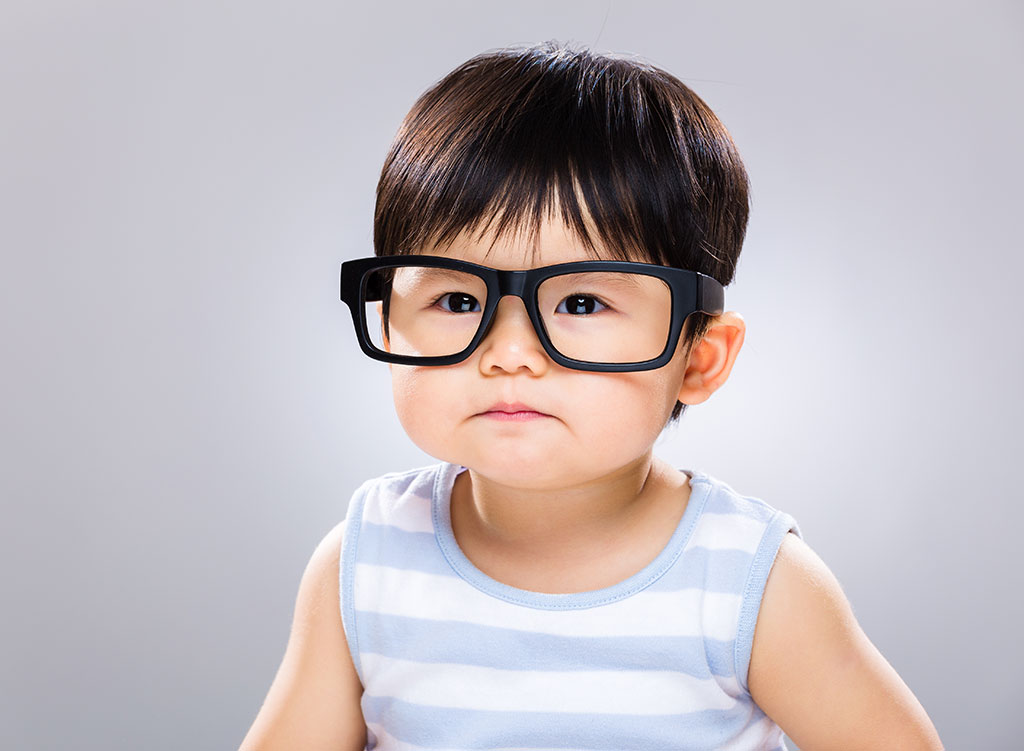 Chăm sóc mắt cho trẻ