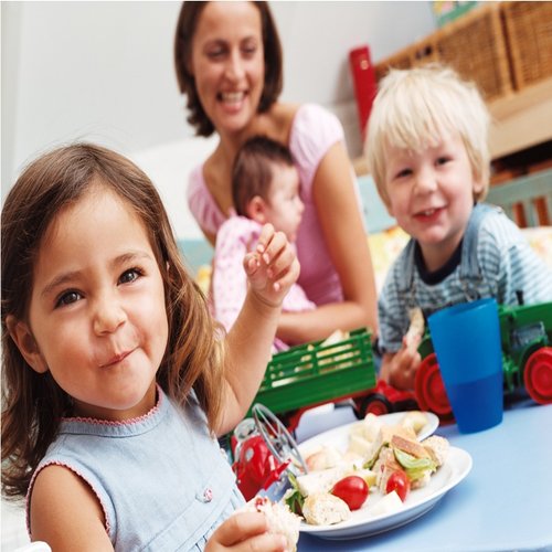 Chế độ ăn uống cho trẻ