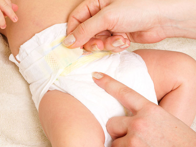 Mẹ cũng cần cân nhắc đến ngân sách để lựa chọn loại bỉm (tã) thích hợp cho con yêu