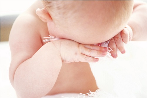 Cách chữa bệnh nấm miệng, nấm lưỡi ở trẻ sơ sinh | Huggies