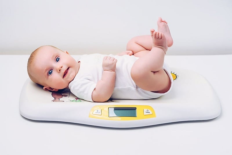  Trẻ sơ sinh tăng cân như thế nào đúng tiêu chuẩn 