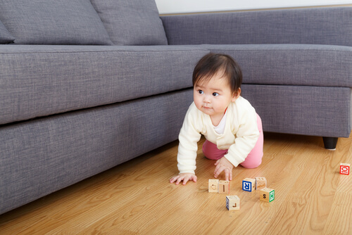 10 tháng tuổi bé đã có thể ghi nhớ nhiều khuôn mặt