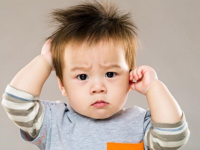 trẻ mấy tháng biết nói