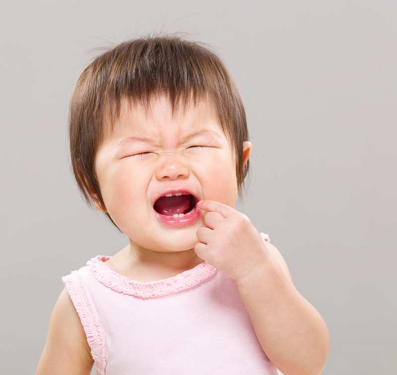 Dấu hiệu trẻ mọc răng và cách chăm sóc trẻ mọc răng