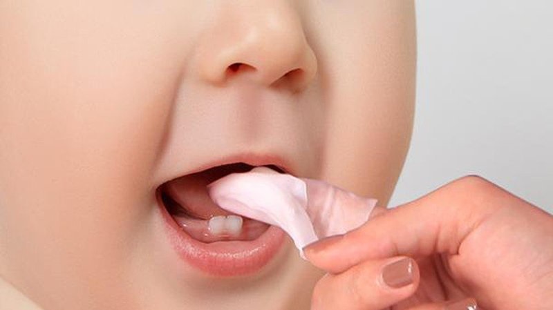 trẻ mấy tháng mọc răng