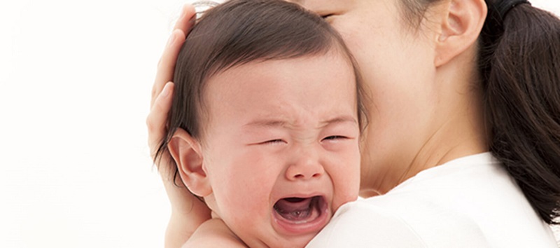 Những việc mẹ nên làm khi bé ngủ ngày thức đêm 