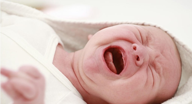 Nguyên nhân em bé khóc nhiều