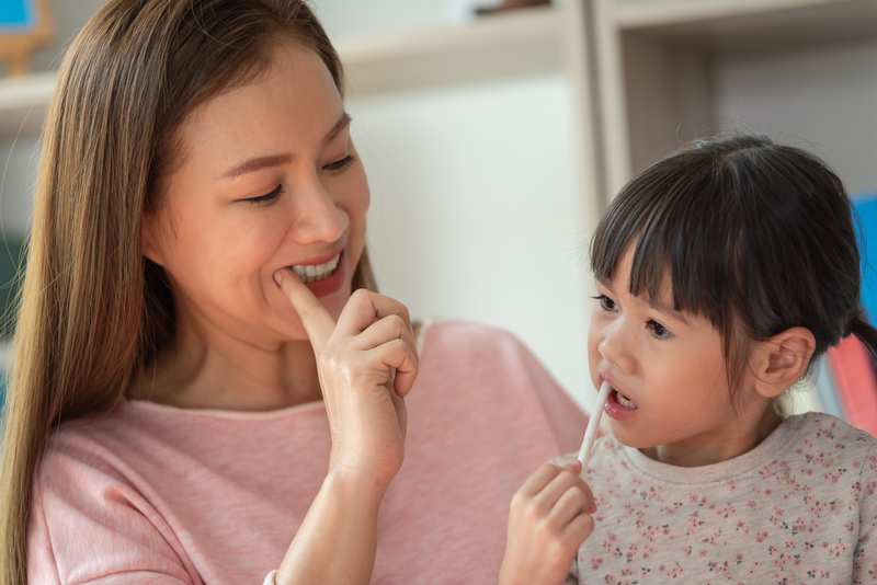 hướng dẫn chăm sóc răng miệng cho bé theo từng độ tuổi