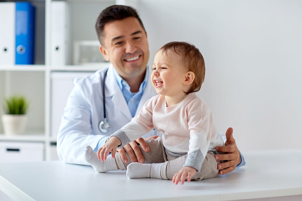 Cách chăm sóc sức khỏe cho bé cha mẹ cần biết