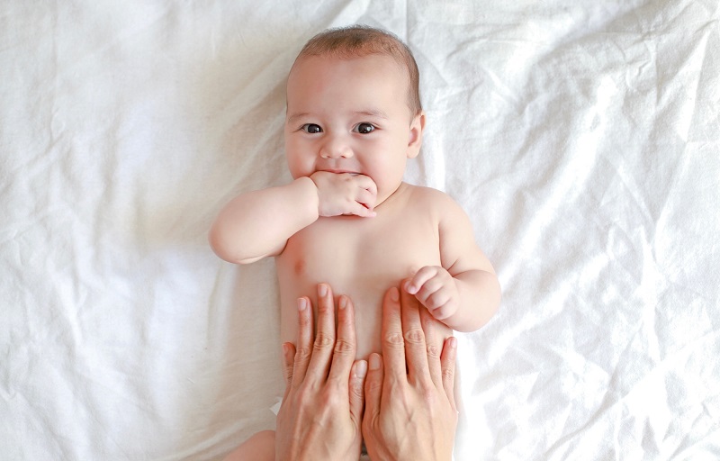 Một số mẹo dân gian trị táo bón cho trẻ sơ sinh, trẻ nhỏ