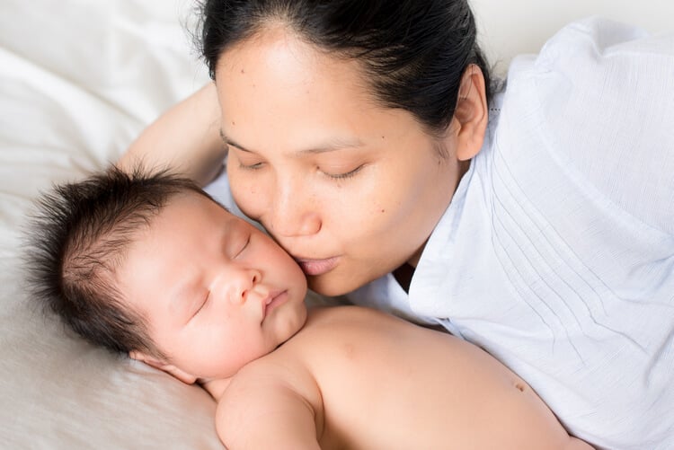 Cách Chăm Sóc Trẻ Sơ Sinh 1 Tháng Tuổi