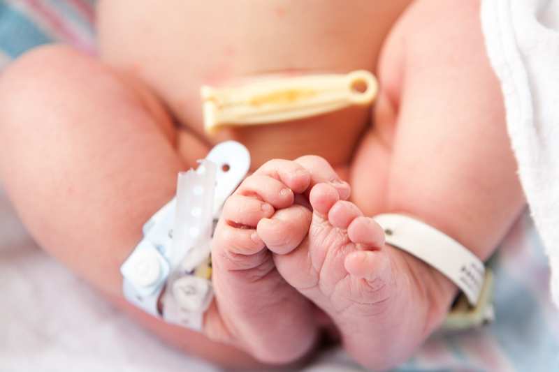 Chăm sóc bé sơ sinh 1 tuần tuổi