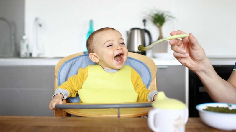Chọn bột ăn dặm phù hợp khẩu vị sẽ giúp bé ăn ngon hơn (Nguồn: Sưu tầm)