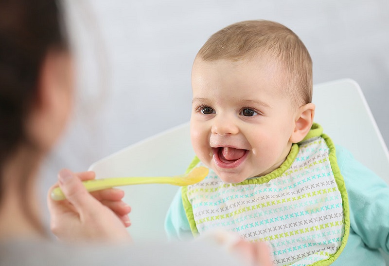 các tiêu chí chọn bột ăn dặm cho bé 5 tháng tuổi