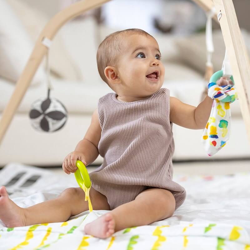 Hướng dẫn các bước giúp bé ngồi dậy dễ dàng và vững vàng