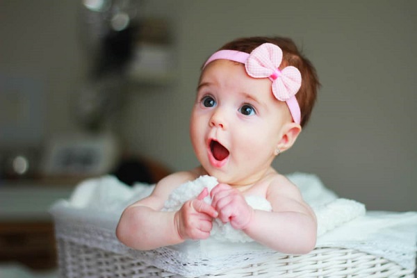 Bố mẹ nên chú ý đến bản mệnh, điều kỵ húy khi đặt tên cho bé gái
