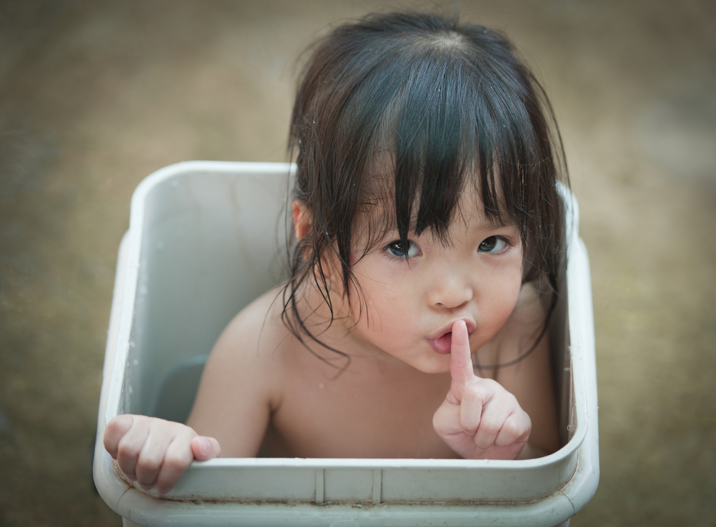 Nhận biết những biểu hiện ngôn ngữ cơ bản ở bé