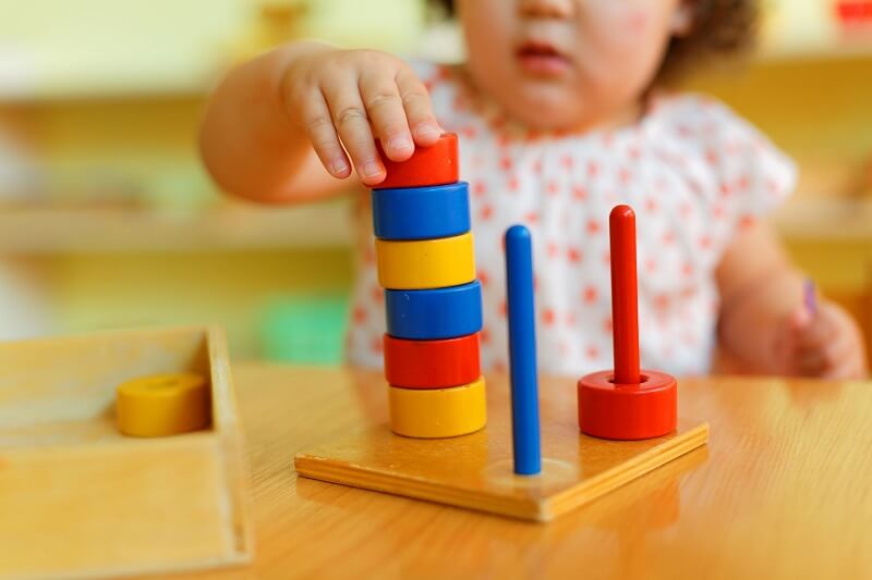 Ngày càng nhiều phụ huynh ứng dụng phương pháp Montessori 