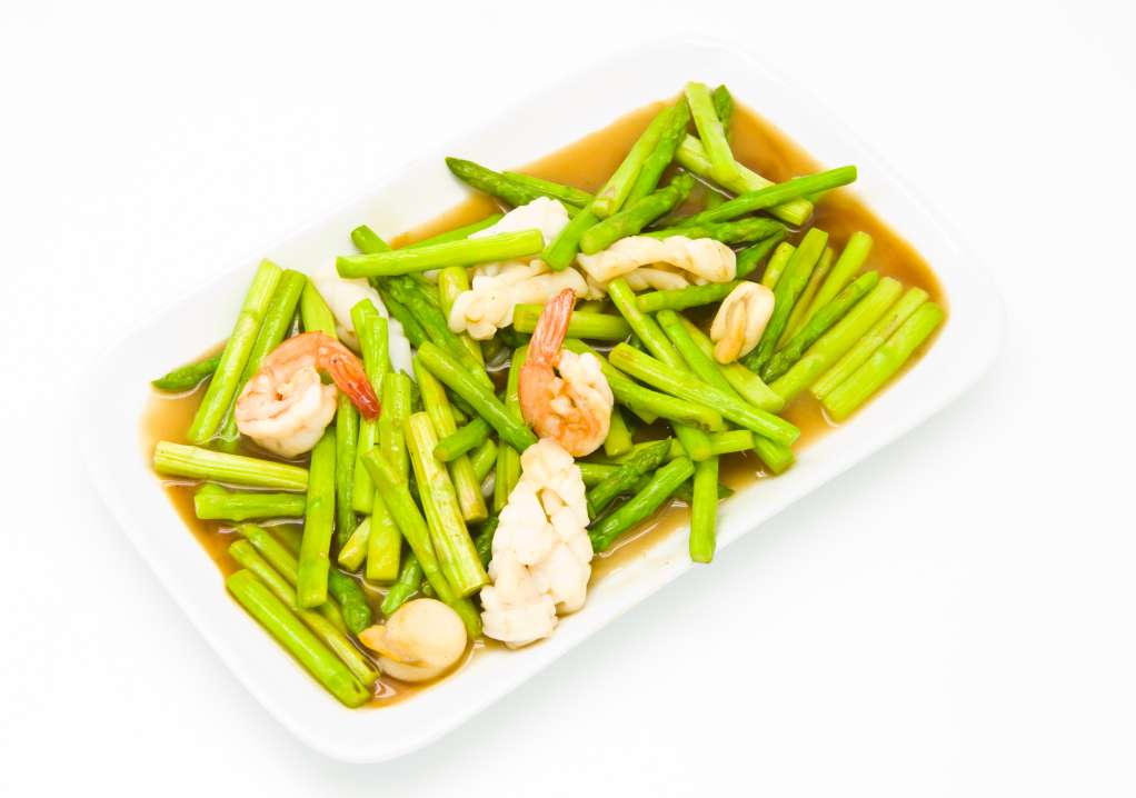 Rau tiến vua xào mực