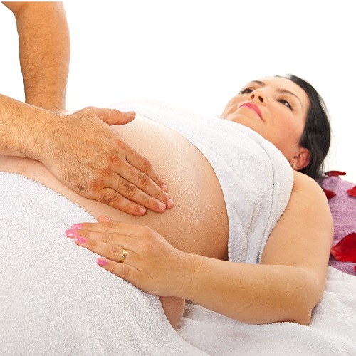 Mát xa cho bà bầu