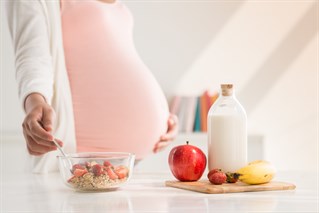  Khi có thai 3 tháng đầu không nên ăn gì