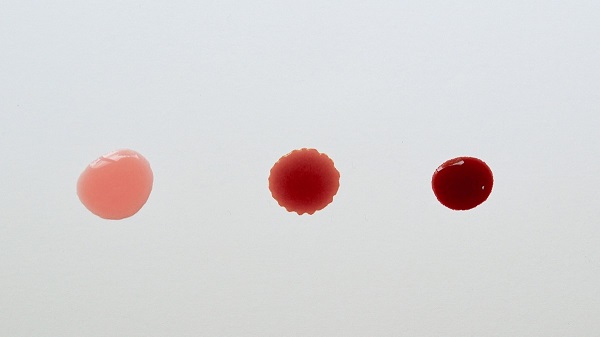 Màu sắc của máu báo thai thế nào