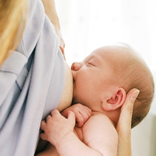 Những vấn đề chung khi cho bé sinh đôi bú sữa mẹ