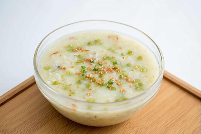 Cháo chim bồ câu hầm hạt sen, đậu xanh