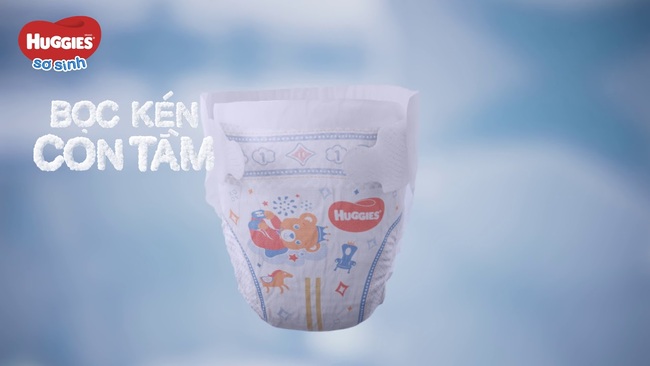 Bỉm Huggies bọc kén con tằm êm mềm giúp bảo bọc các vị trí nhạy cảm của bé