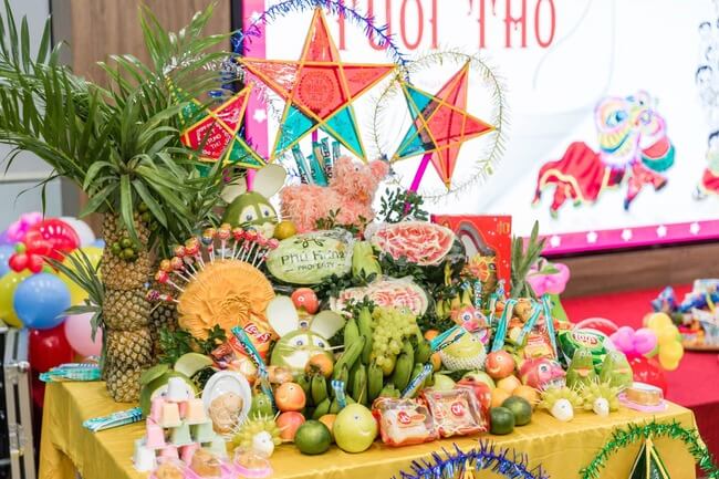 Mâm cỗ Trung thu với hình ngôi sao năm cánh 