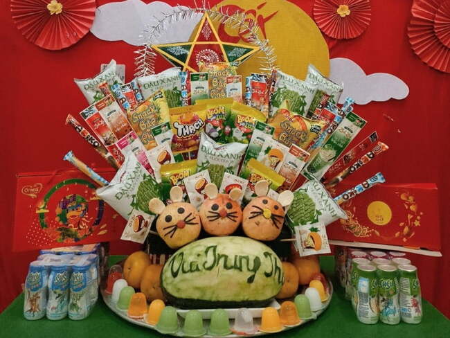 Cách bày mâm cỗ trung thu từ bánh kẹo