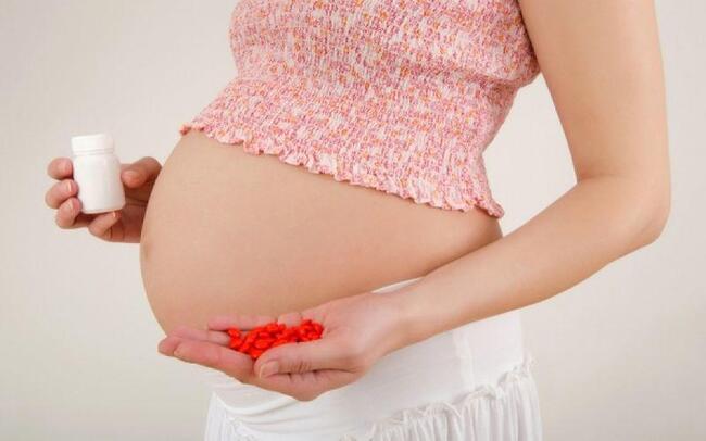 Phụ nữ mang thai cần được bổ sung sắt đầy đủ trong thai kỳ