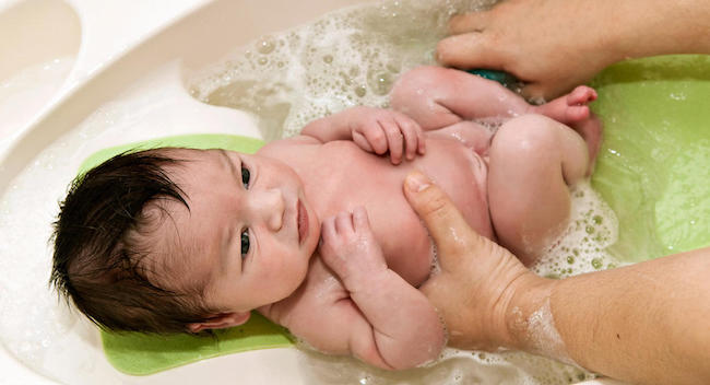 Tại sao cần sử dụng sữa tắm cho trẻ sơ sinh