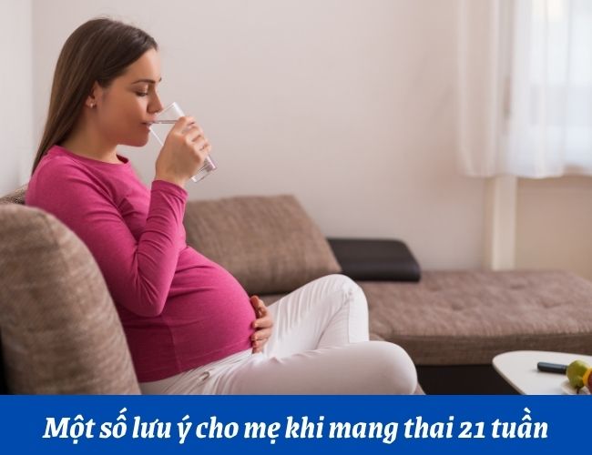 Đừng quên uống nhiều nước khi mang thai các mẹ nhé