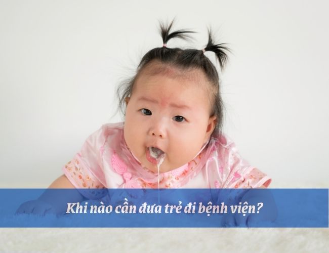 Mẹ nên nắm rõ tình hình của trẻ để kịp thời đưa đến bệnh viện