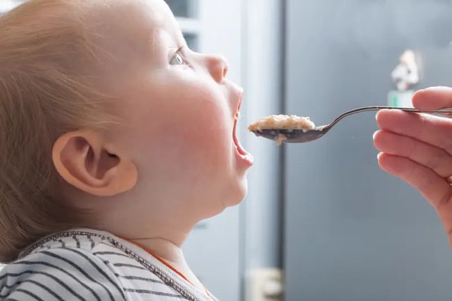 Trẻ bị rối loạn tiêu hóa nên ăn ngũ cốc