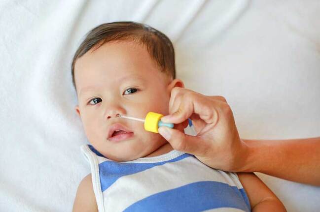Ba mẹ không được tùy tiện hút mũi cho trẻ bị ho khi chưa có sự cho phép từ bác sĩ