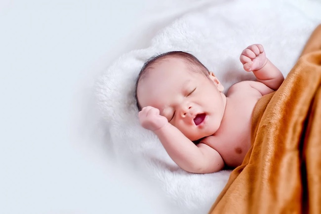Vì sao trẻ sơ sinh bị nấc cụt