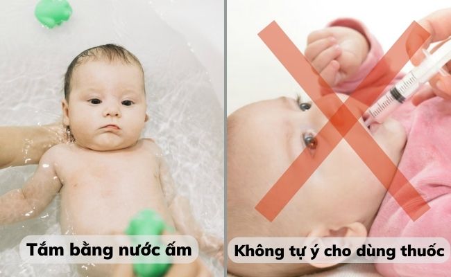 Khi trẻ bị nghẹt mũi, mẹ nên tắm nhanh trẻ với với nước ấm và chọn nơi kín gió