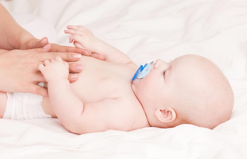 Trẻ sơ sinh bị táo bón phải làm sao - cách trị táo bón ở trẻ sơ sinh 