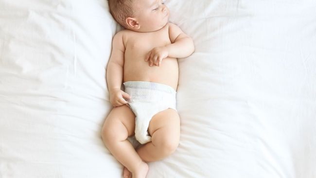 Trẻ sơ sinh đóng bỉm nhiều có không