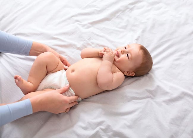 Khi nào thì mẹ nên ngừng đóng bỉm cho trẻ