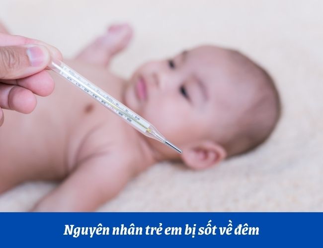 Mẹ chỉ nên đánh thức bé khi các triệu chứng sốt của con ngày càng nghiêm trọng