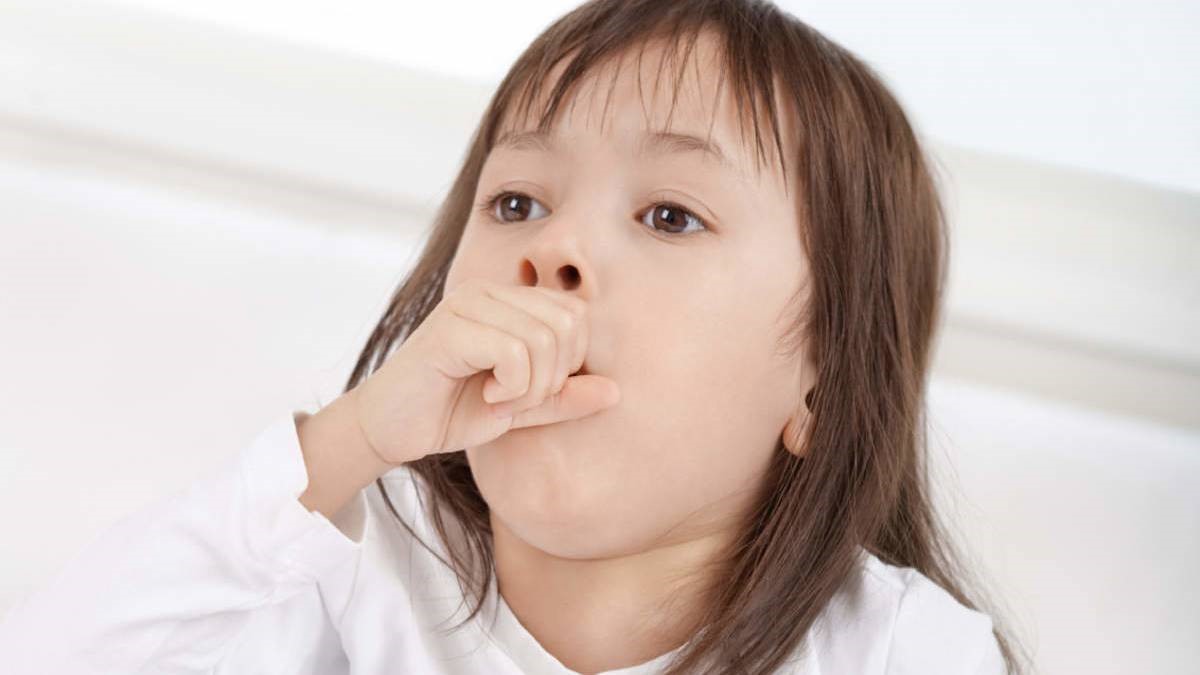 Nguyên nhân khiến trẻ bị viêm họng là do nhiễm virus và vi khuẩn