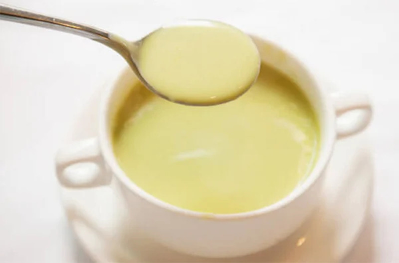 Trong giai đoạn đầu của ăn dặm, bé thường khó chấp nhận các loại thức ăn mới vì chúng có mùi vị khác lạ so với sữa mẹ