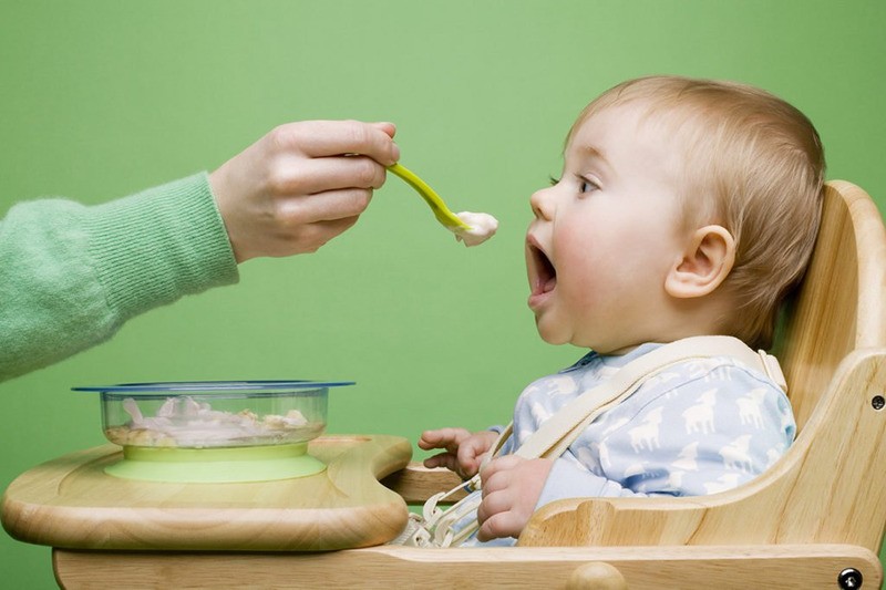 Bột ăn dặm mang lại nhiều lợi ích giúp bé phát triển khôn lớn 