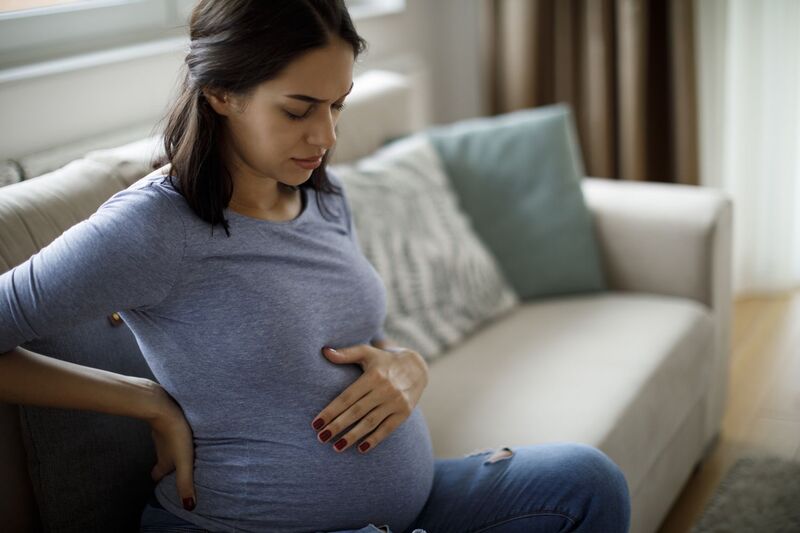 Bầu 6 tháng bị gò cứng bụng có sao không?