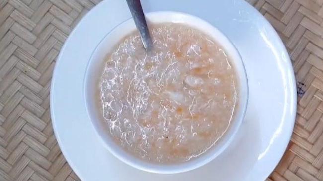 Cháo trứng gà bí đỏ phô mai