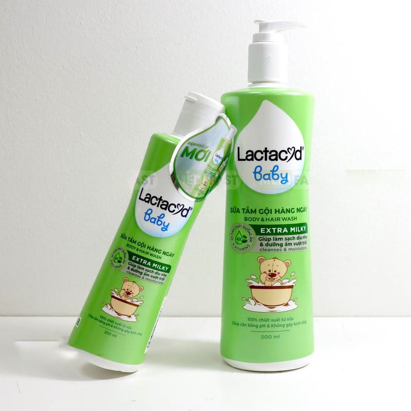Sữa tắm cho trẻ sơ sinh Lactacyd Baby